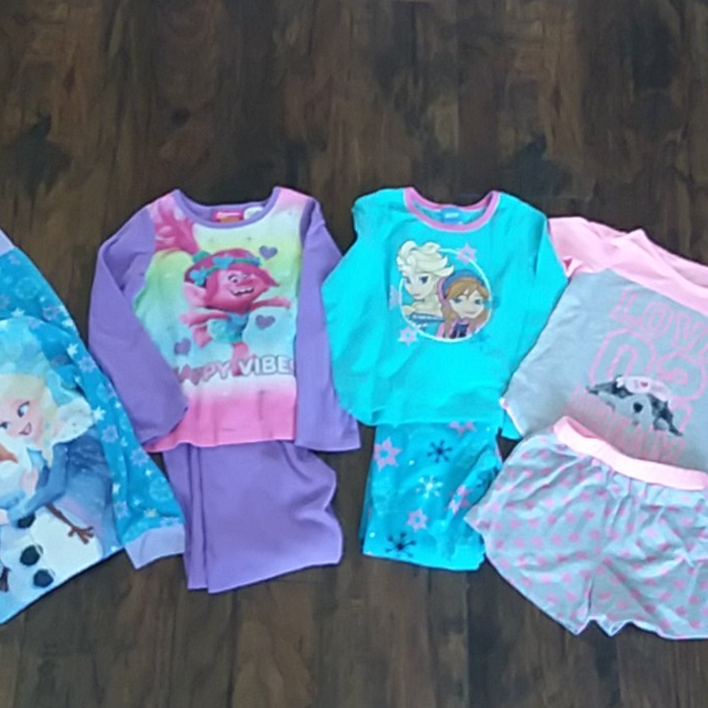 Girls size 6 bundle of pjs